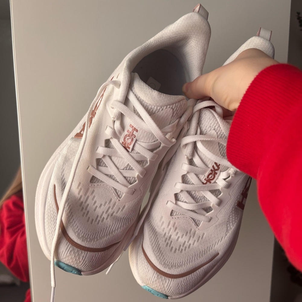 Women’s Hoka Skyflow White Running Shoes